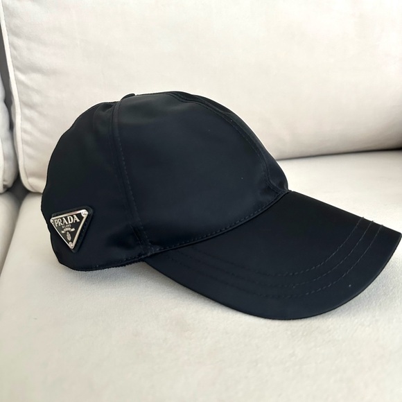 PRADA BLACK CAP - Picture 1 of 9